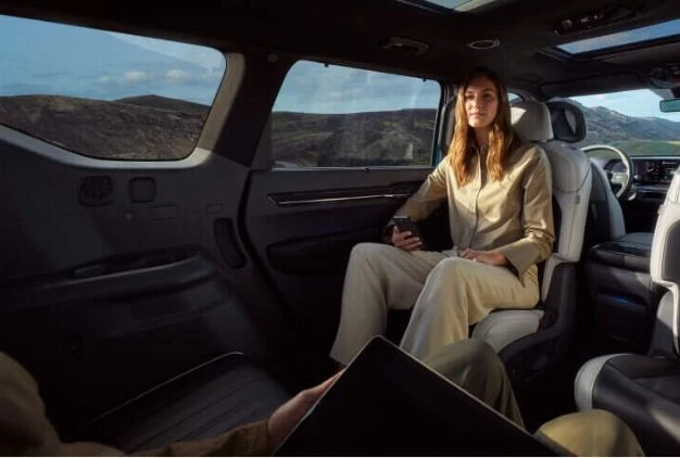 Flexible Swivel Seats