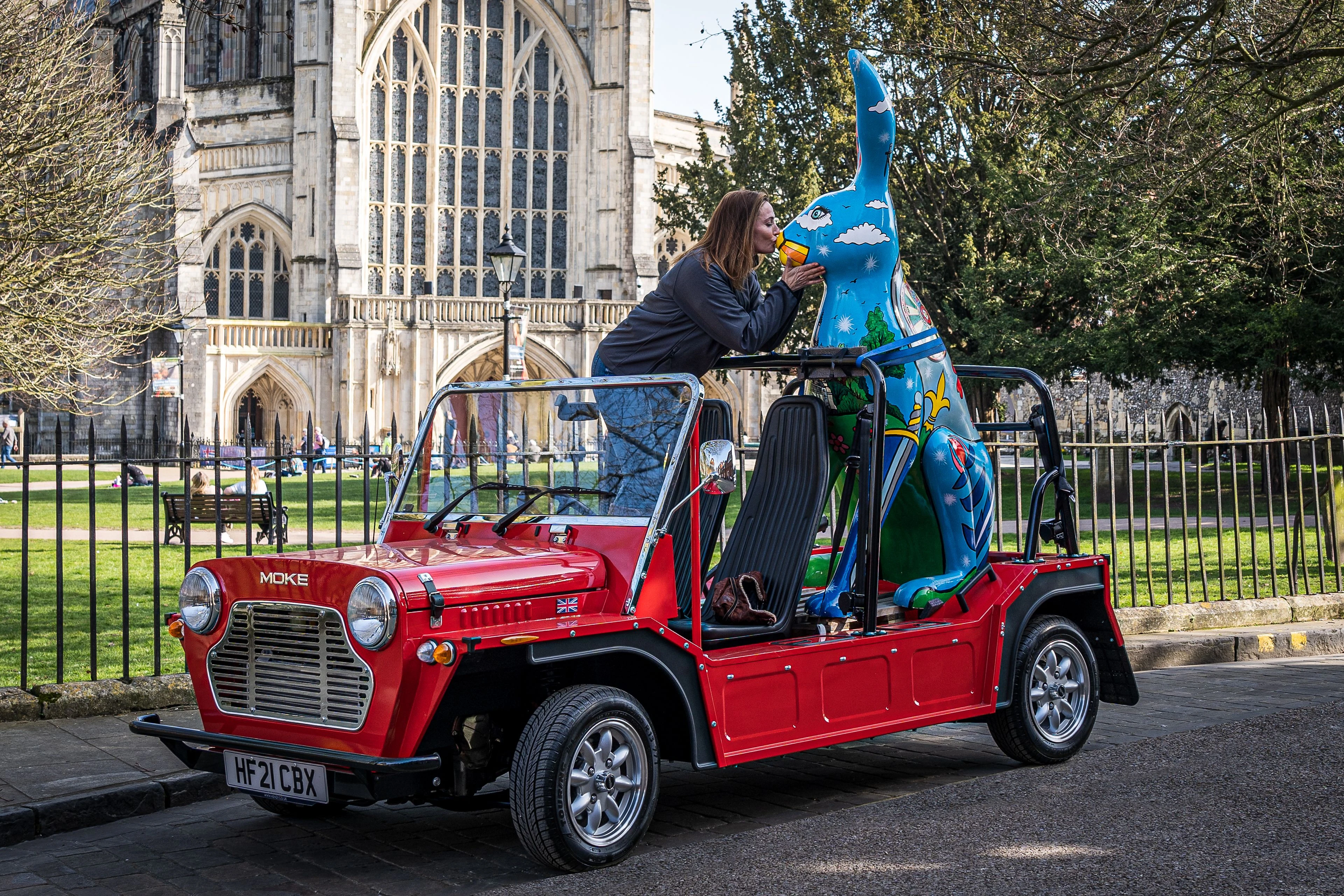 Sarah Parish hops on board Hendy MOKE for Hares of Hampshire