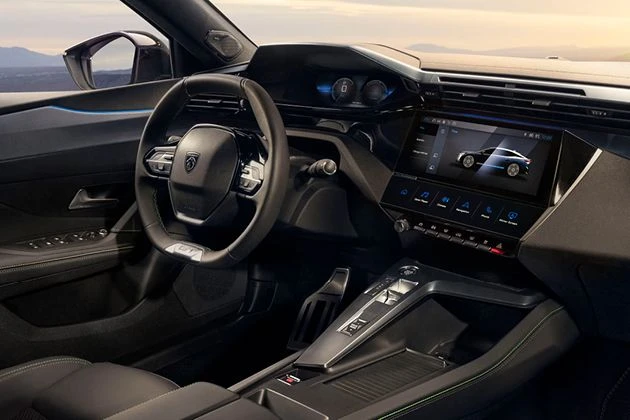 Linked up with Peugeot i-CONNECT Advanced