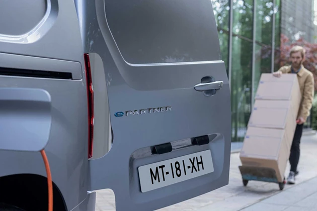 High modularity of cab and cargo space