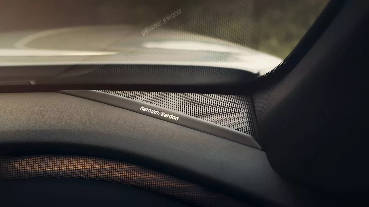 Premium sound with Harman Kardon